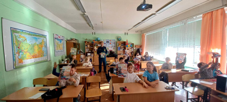 В лагере с дневным пребыванием в МОУ «Веневский центр образования №2 имени маршала В.И. Чуйкова» прошел открытый урок ОБЖ.